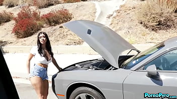 Violet Myers Car Breaks Down Black Dudes Then Bang Her Up free video