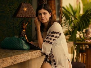 Alexandra Anna Daddario - 'The White Lotus' S1E03 free video