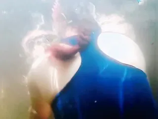 Beautiful Mexican Latina Milf With A Big Ass Underwater free video