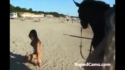 Awesome Naked Sexy Teen Walking On The Beach free video